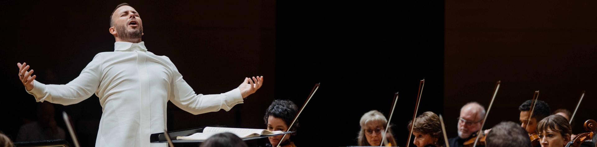 Yannick Nézet-Séguin conducting in Koerner Hall (photo courtesy of Orchestre Métropolitain)